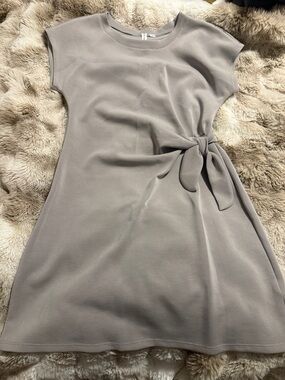 Cable & Gauge Taupe Side-Tie Cap Sleeve Mini Dress - Medium